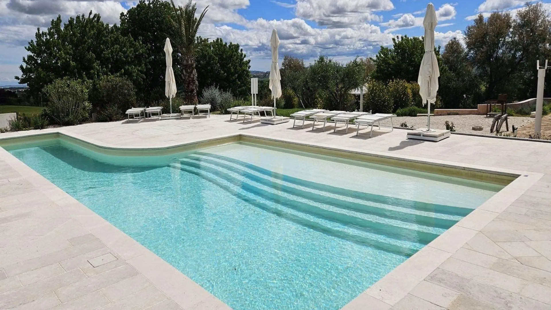 Loft In A Beautiful Villa With Swimming Pool Monsano